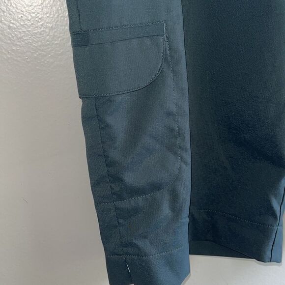 EXCELLENT CONDITION WOMEN’S NIKE DRI-FIT GOLF BERMUDA SHORTS SIZE 8 - Picture 6 of 6